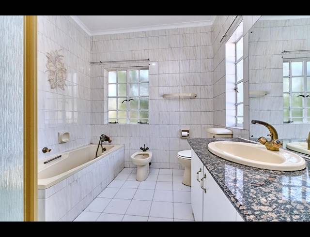 4 BEDROOM HOUSE FOR SALE IN BENMORE GARDENS